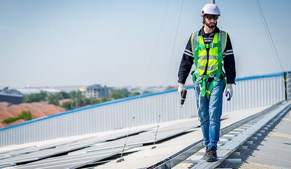 male-engineer-installing-or-checking-the-working-c-2023-11-27-05-07-46-utc.jpg